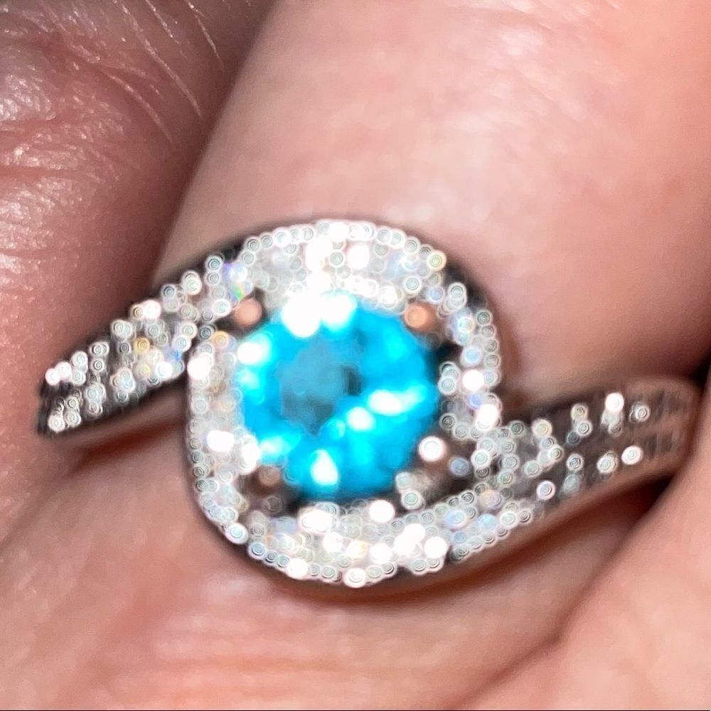 Adorable Blue Stone Ring   - Picture 3 of 6